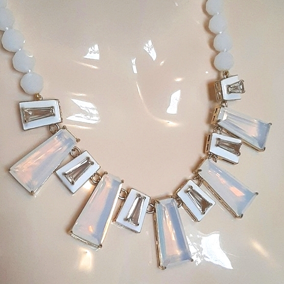 HEIDI DAUS Necklace w Clip-on Earrings - Gold Tone w Opalesque & White Stones - Picture 5 of 14